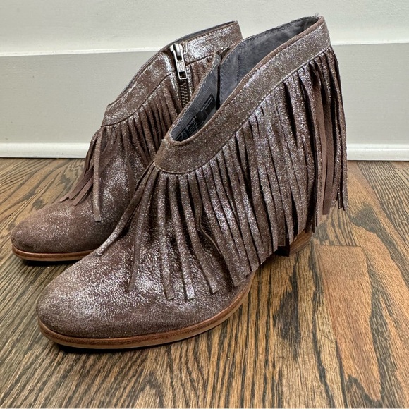 Ariat Unbrindled Layla metallic fringe western boots size 8 - Picture 5 of 8